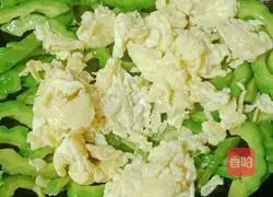 Bitter Melon Scrambled Eggs Recipe Illustration 14