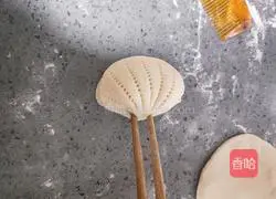 Illustration of how to make carrot and shell steamed buns 18