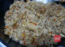 Illustration of how to make shumai with mushrooms and diced chicken 5