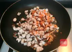 Illustration of how to make salted egg yolk and pork floss siomai 10