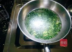 Illustration of how to make pickled vegetables, bean paste and shrimp skin soup 4