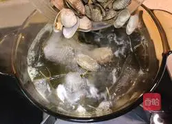 Clam seafood soup recipe 14