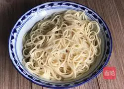 Illustration of how to make hot dry noodles (authentic Wuhan hot dry noodles) 9