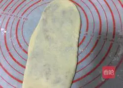 Illustration of how to make crispy braided bean paste bread 10
