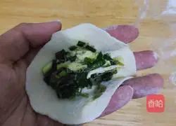 Illustration of how to make leek and egg dumplings 6