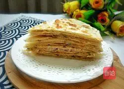 Illustration of how to make scallion pancakes that are crispy on the outside and soft on the inside 16