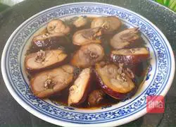 Teach you how to make sauced chicken legs Illustration of practice 12