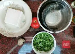 Illustration of how to make tomato, crucian carp and tofu soup 1