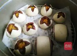 Illustration of how to make two-color steamed buns with pineapple fillings 8