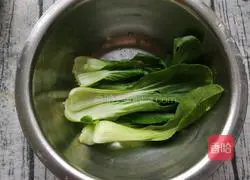 Illustration of how to make shrimp and spinach noodles 2