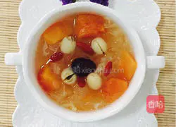 Illustration of papaya, white fungus and red date soup 10