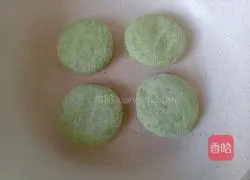 Illustration of how to make spinach dough pancakes 11