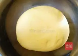 Illustration of how to make corn buns 4