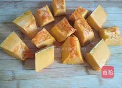 Illustration of how to make pumpkin steamed buns 2