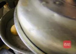 Illustration of how to make cornmeal steamed buns 9