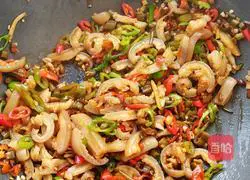 Illustration of how to make fried pork rinds with pepper 14