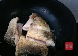 Illustration of how to make carp and tofu soup 2