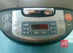 Illustration of how to make red bean and barley water 3