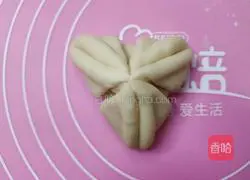 Illustration of making sugar triangle 14