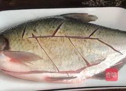 Illustration of how to steam Wuchang fish 6