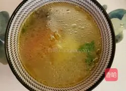 Illustration of how to make tomato crucian carp and tofu soup 8