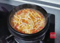 Illustration of how to make tomato fat beef soup 10 