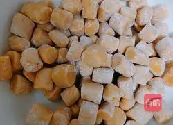 Illustration of making homemade taro balls 2