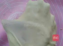 Illustration of how to make bacon bread 7