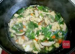 Illustration of how to make hibiscus fresh vegetable soup 8