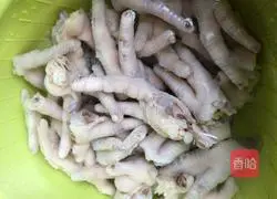 Internet celebrity Thai spicy and sour chicken feet recipe illustration 1