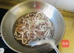 Illustration of how to make shredded squid and fried leeks 3