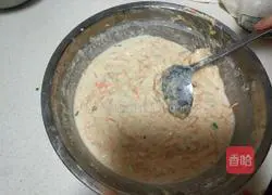 Illustration of how to make shredded carrot pancakes 7