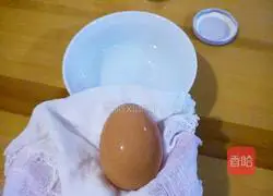 Illustration of how to make egg drink soaked in vinegar 2