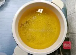 Illustration of how to make crispy fried dough sticks 14