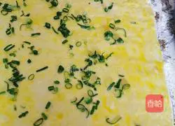 Illustration of how to make green onion rolls 3