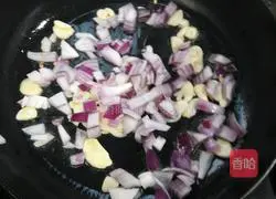 Illustration of how to make red sauce tomato pasta 5