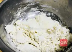 Illustration of how to make fresh meat wontons 2