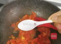 Illustration of how to make tomato and egg pancakes 10