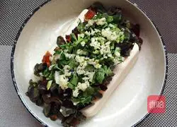 Preserved eggs mixed with tofu Practice illustration 11