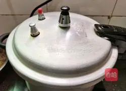 Illustration of how to make pepper chicken soup 12