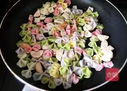 Baby Fish Intestine Butterfly Noodles Recipe Illustration 8