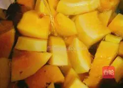 Sea Coconut Chestnut Coconut Milk Papaya Seed Chicken Soup Illustration 7