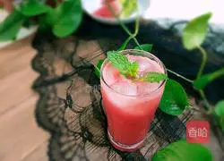 Illustration of how to make watermelon juice cold drink 6