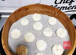 Illustration of how to make pork and green onion buns 11