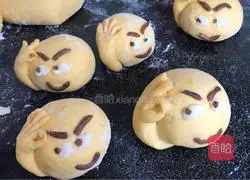 Everything is OK Illustration of how to make smiling face steamed buns 12
