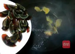 Cucumber and preserved egg soup recipe 5