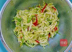 Zucchini Illustration of how to make pancake 5