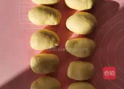 Illustration of how to make fried twists 3