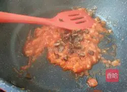 Illustration of how to make tomato sauce beef sausage pasta 10