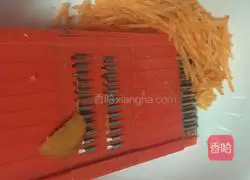 Illustration of how to make carrot juice 2